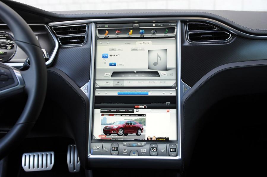 Детали интерьера Tesla Model S 2012 года  (фото 26 из 88)